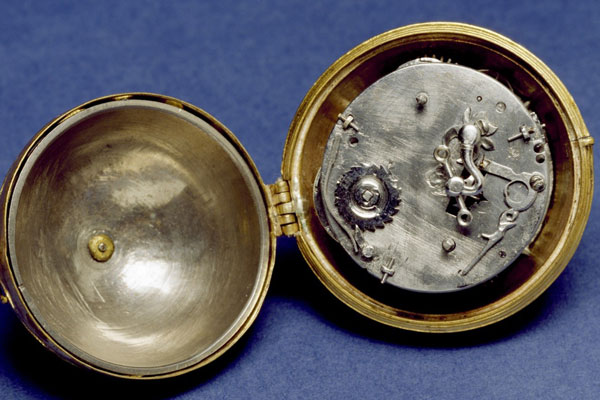 قدیمی ترین ساعت در تاریخچه ساعت مربوط به سال 1505